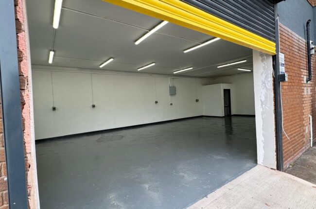 1,500 sq.ft Industrial/Trade Unit with Office (A7) 3